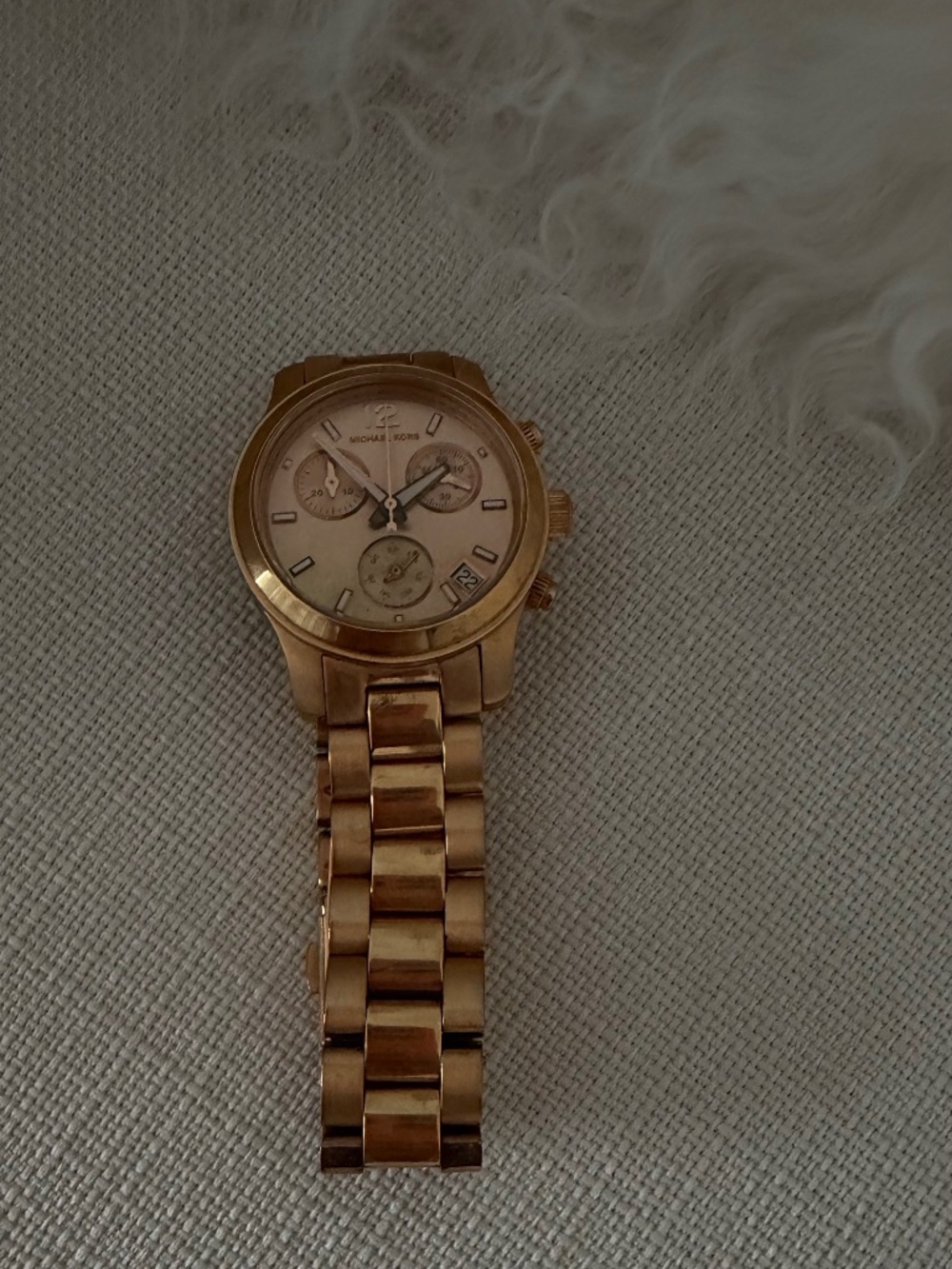 Michael Kors chronograph, in rose-gold tone with a champagne dial